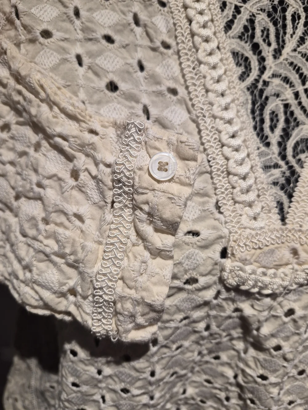 Zara Cream Eyelet V-Neck Sweater - Picture 6 of 7